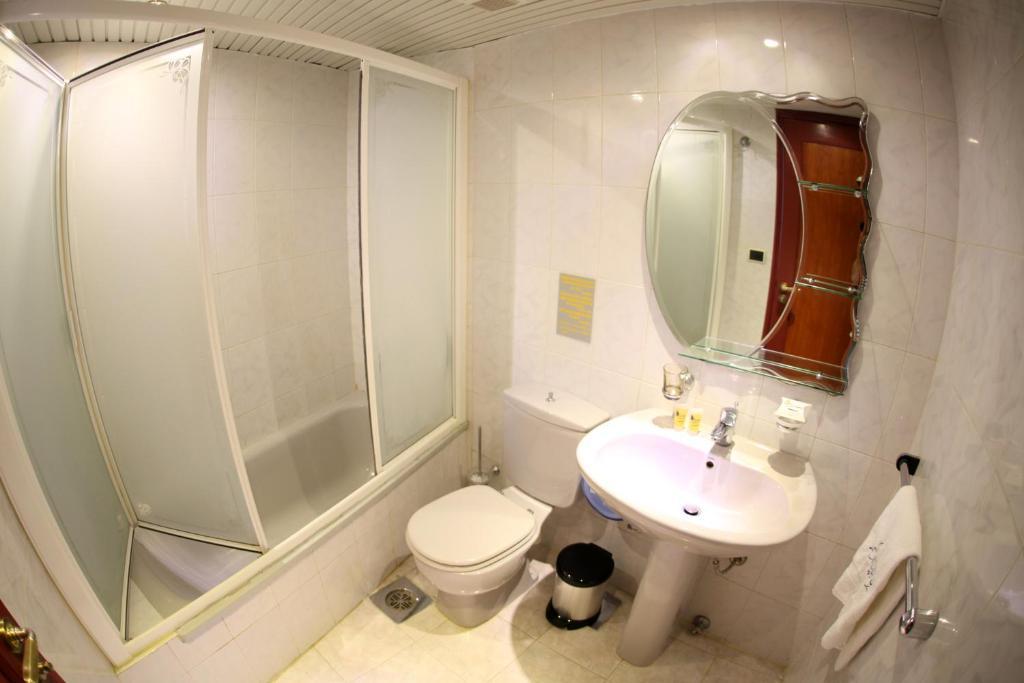 Sawary Beach Hotel Batroun Phòng bức ảnh