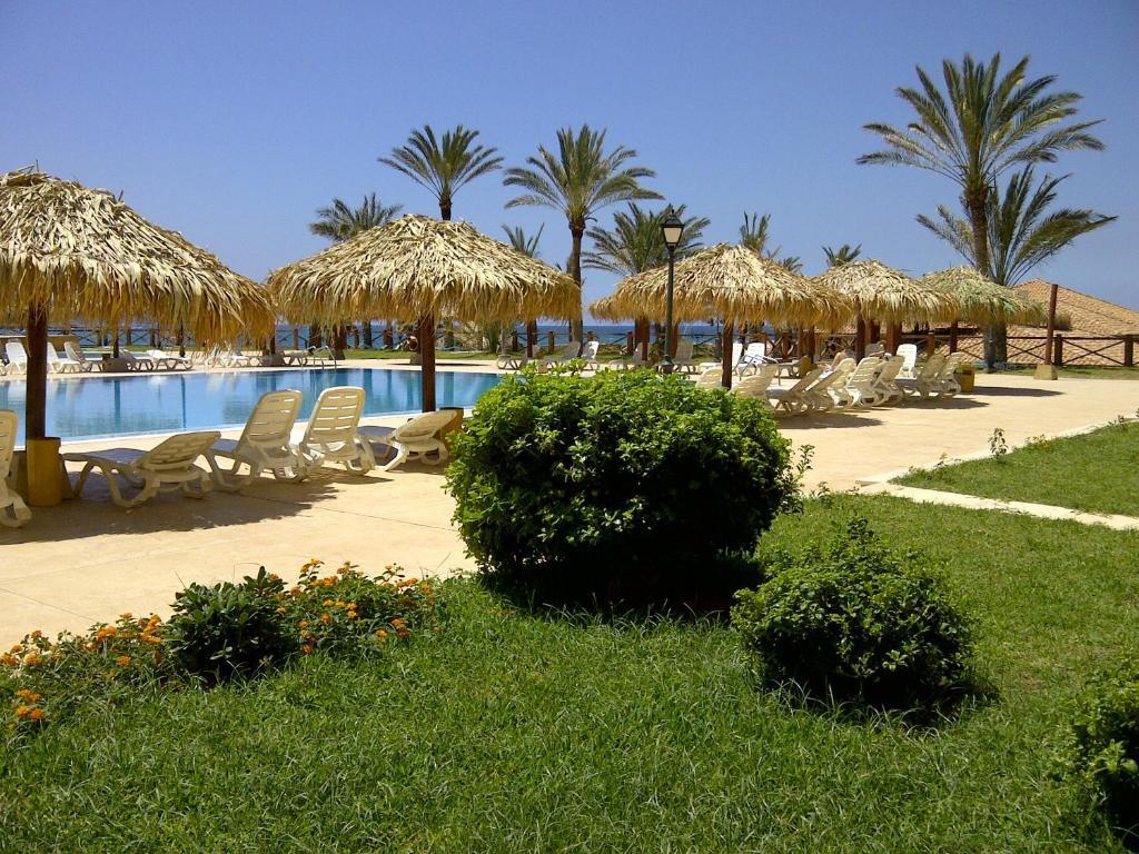 Sawary Beach Hotel Batroun Ngoại thất bức ảnh