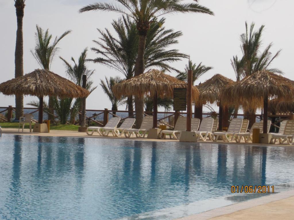 Sawary Beach Hotel Batroun Ngoại thất bức ảnh