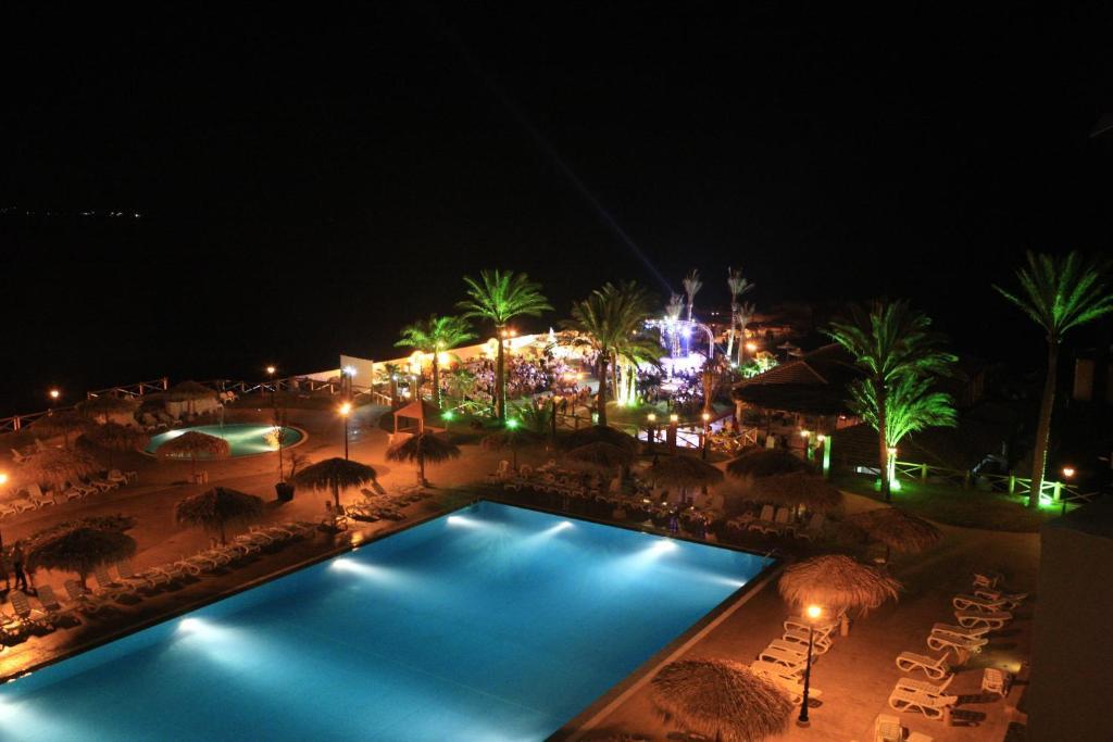 Sawary Beach Hotel Batroun Ngoại thất bức ảnh