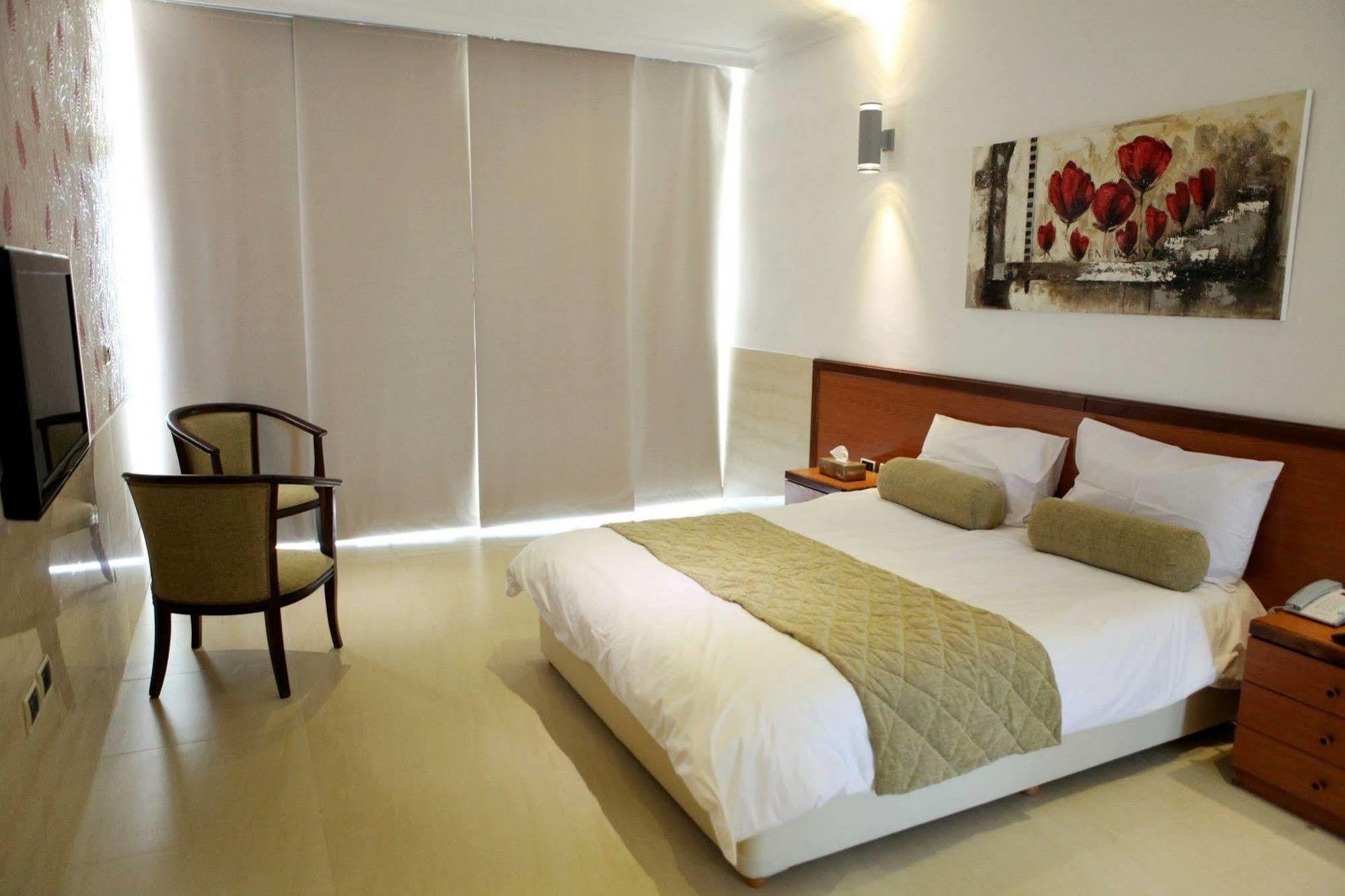 Sawary Beach Hotel Batroun Ngoại thất bức ảnh